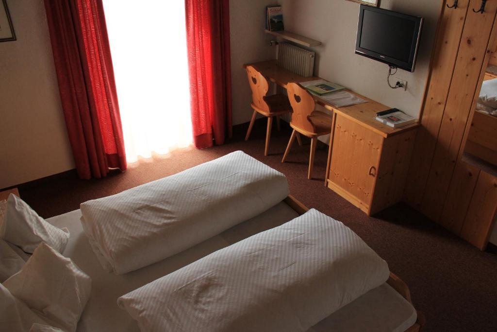 Hotel B&B Gasthof Zur Linde Rio di Pusteria Room photo